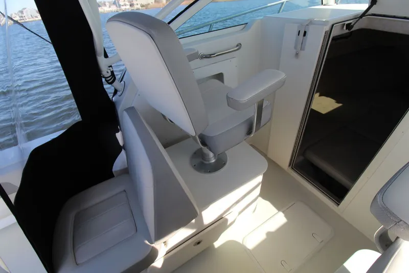 Slide: The Image of Parker Marine 2510 Xld 2020 - 28