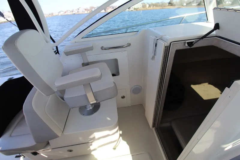 Slide: The Image of Parker Marine 2510 Xld 2020 - 29