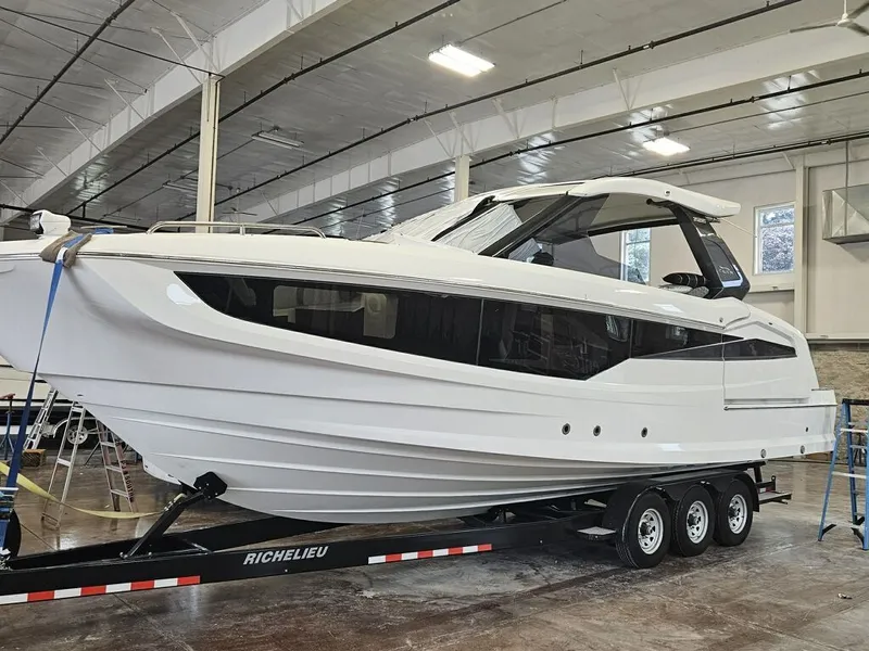 The Image of Galeon 325 GTO 2024 - undefined