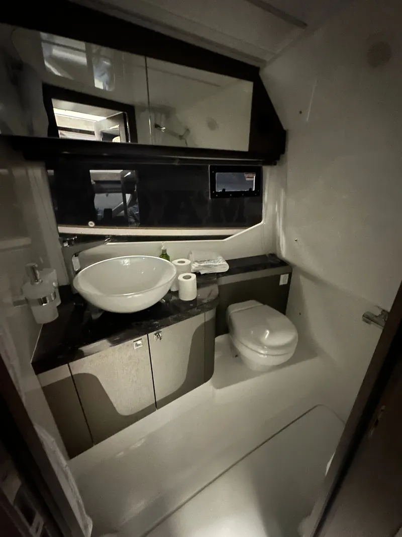 Slide: The Image of Galeon 325 GTO 2024 - 11