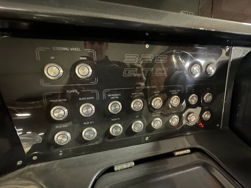 Slide: The Image of Galeon 325 GTO 2024 - 16