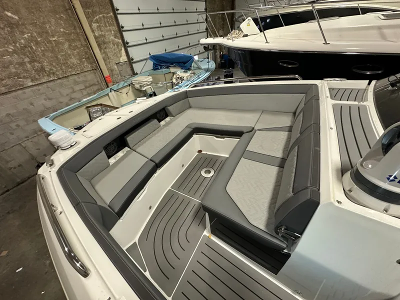 Slide: The Image of Galeon 325 GTO 2024 - 8