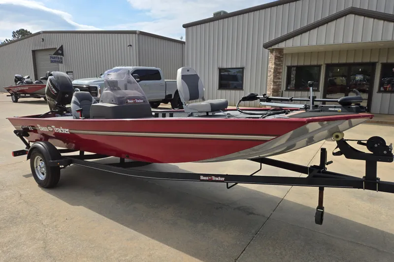 Slide: The Image of 2022 Tracker Bass Tracker Classic XL boat on trailer outside dealership. - 10