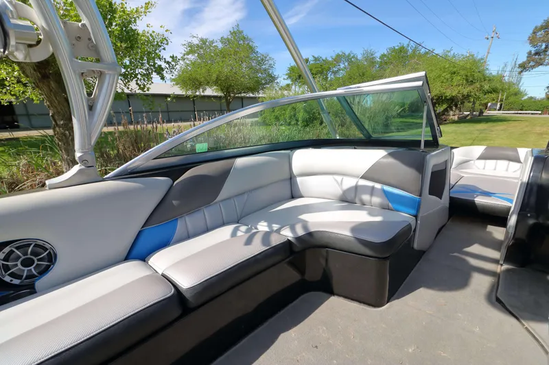 Slide: The Image of Interior of 2012 MB B-52 23 Widebody boat with stylish seating and speaker system. - 10