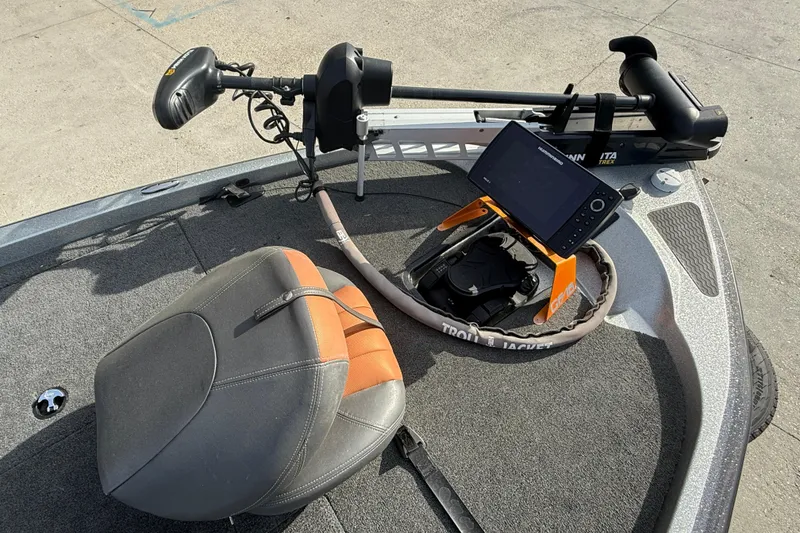 Slide: The Image of 2013 Stratos 176 VLO boat deck with trolling motor and fish finder. - 9