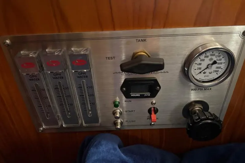 Slide: The Image of Control panel of a 1990 Ocean Alexander 420 Sport Sedan yacht. - 15