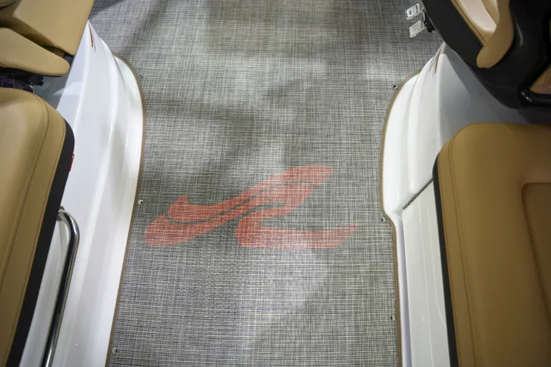 Slide: The Image of Sea Ray SLX 260 Surf 2025 - 15