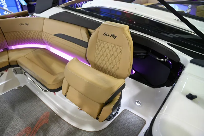 Slide: The Image of Sea Ray SLX 260 Surf 2025 - 18