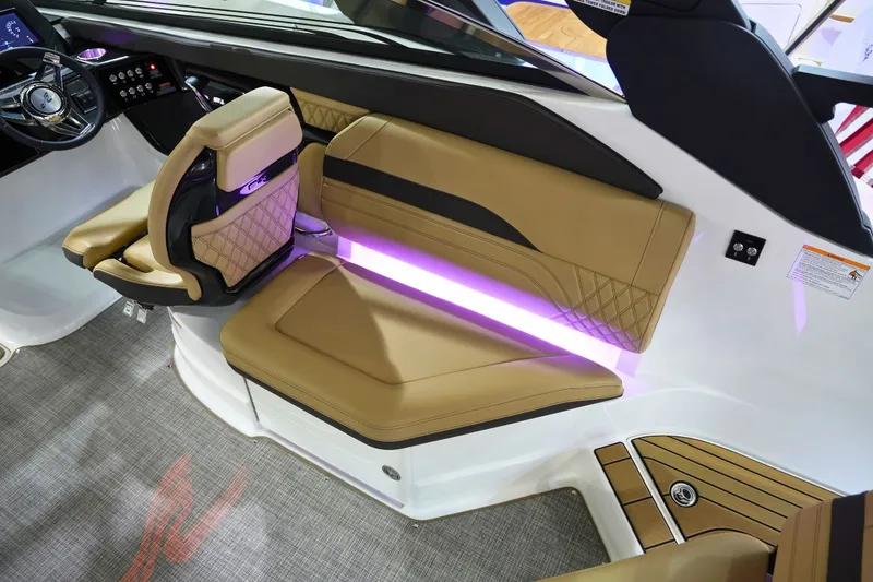 Slide: The Image of Sea Ray SLX 260 Surf 2025 - 19