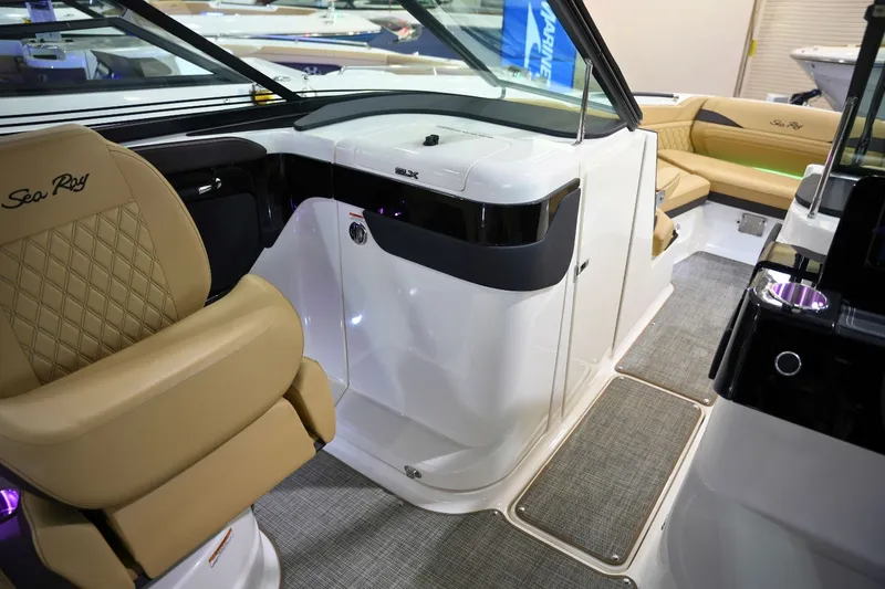 Slide: The Image of Sea Ray SLX 260 Surf 2025 - 28