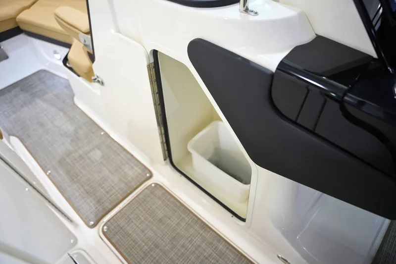 Slide: The Image of Sea Ray SLX 260 Surf 2025 - 34