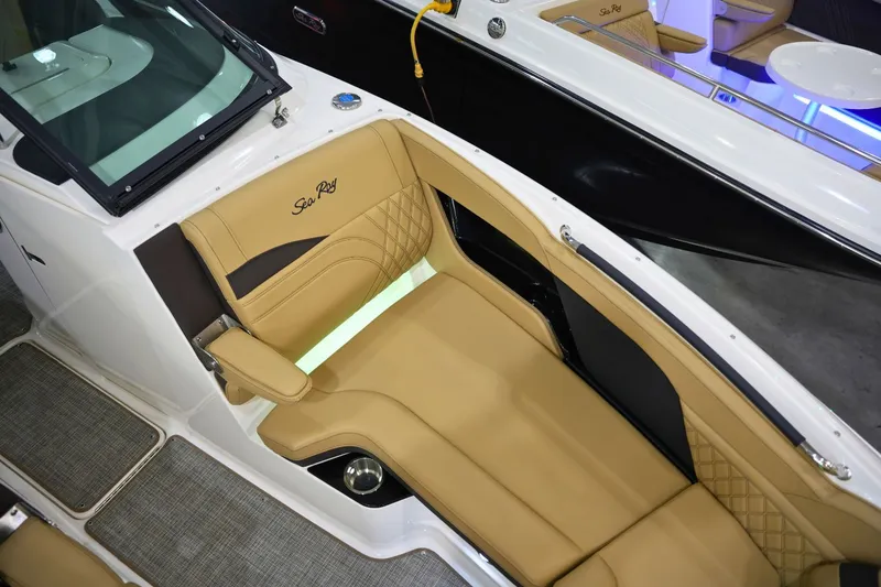 Slide: The Image of Sea Ray SLX 260 Surf 2025 - 37