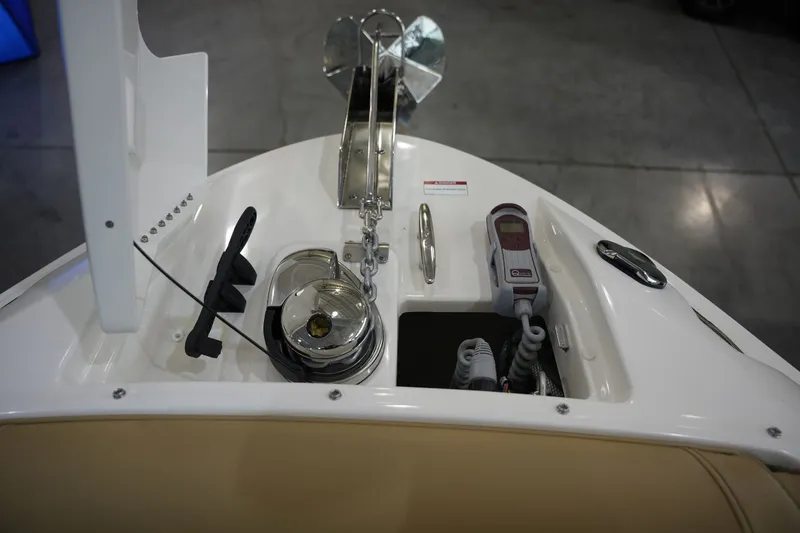 Slide: The Image of Sea Ray SLX 260 Surf 2025 - 39