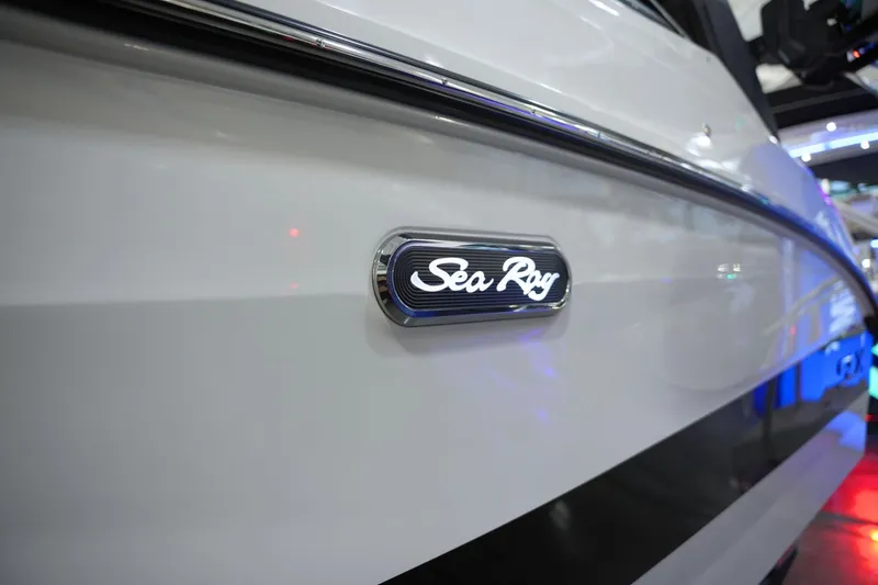 Slide: The Image of Sea Ray SLX 260 Surf 2025 - 5