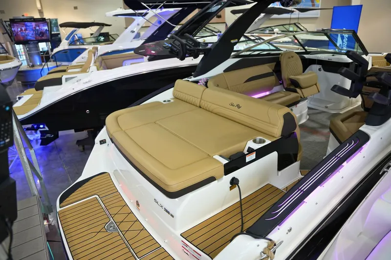 Slide: The Image of Sea Ray SLX 260 Surf 2025 - 7