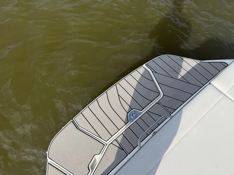 Slide: The Image of Sea Ray SDX 270 Surf 2025 - 17