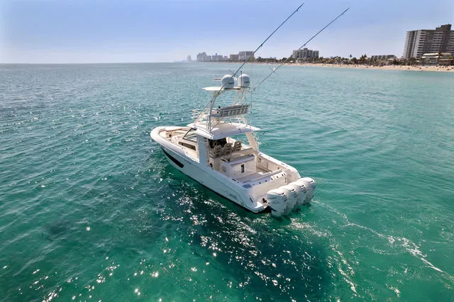 Slide: The Image of Boston Whaler 420 Outrage 2018 - 20