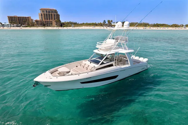 Slide: The Image of Boston Whaler 420 Outrage 2018 - 18