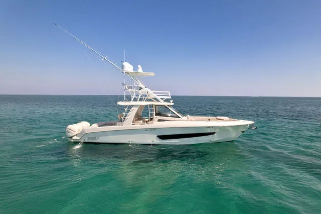 Slide: The Image of Boston Whaler 420 Outrage 2018 - 21