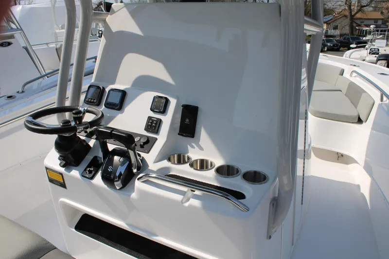 Slide: The Image of Helm console of Cape Horn 24 XS boat, model year 2026. - 5