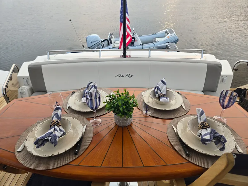 Slide: The Image of Sea Ray 60 Sundancer 2006 - 12