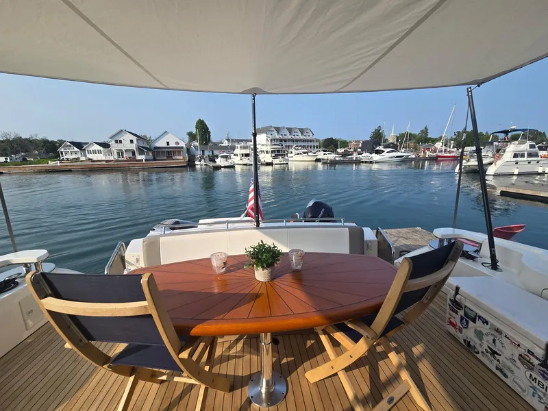 Slide: The Image of Sea Ray 60 Sundancer 2006 - 13