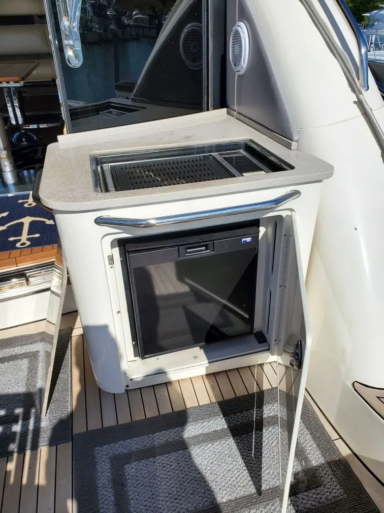 Slide: The Image of Sea Ray 60 Sundancer 2006 - 17