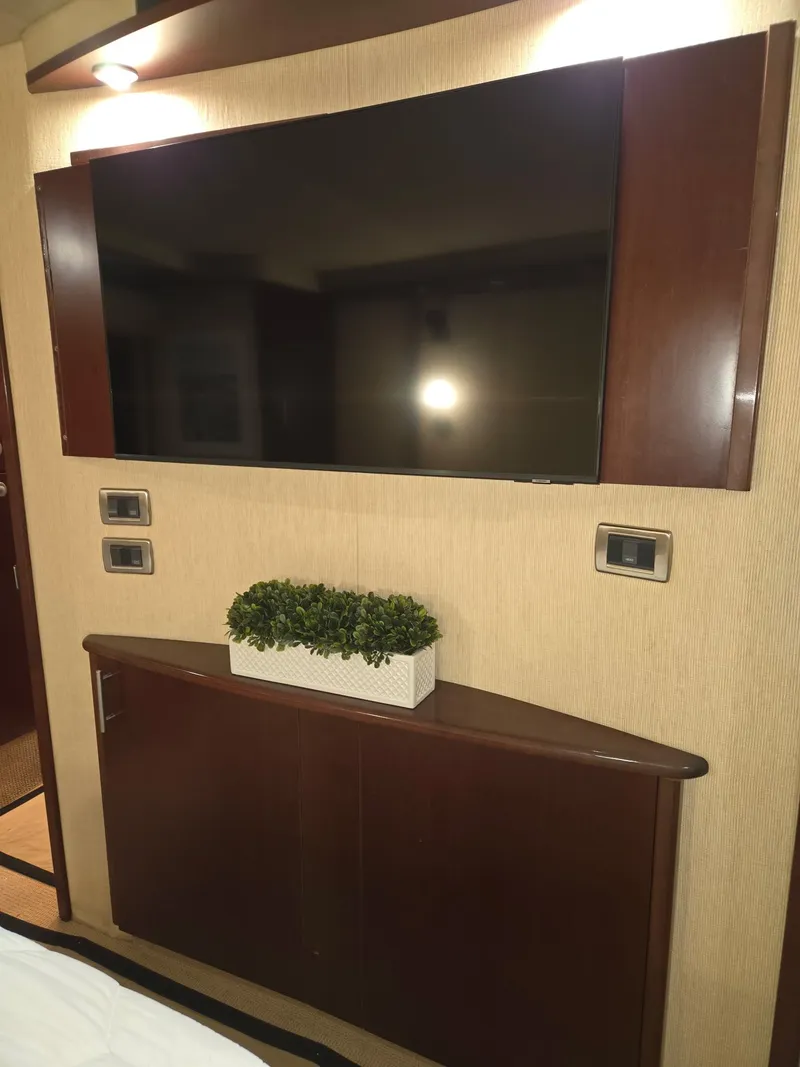 Slide: The Image of Sea Ray 60 Sundancer 2006 - 31