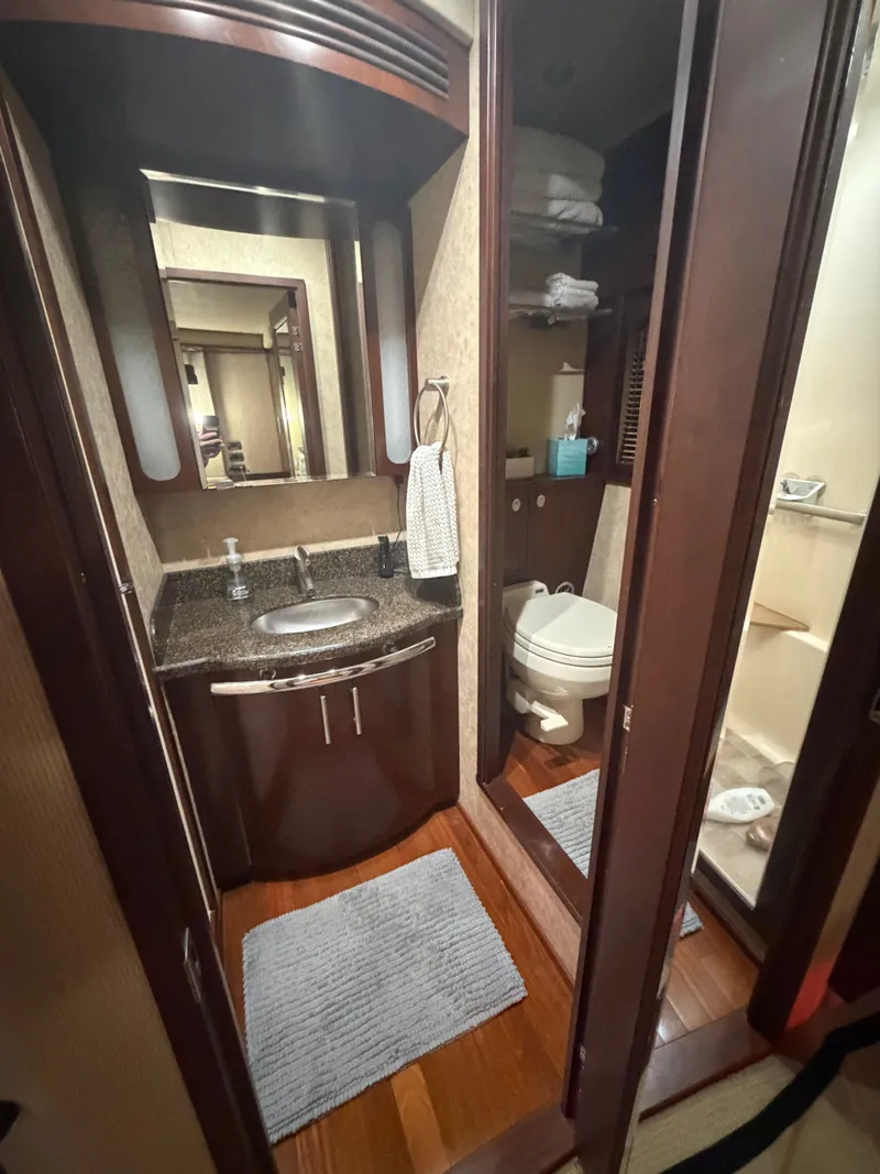Slide: The Image of Sea Ray 60 Sundancer 2006 - 35