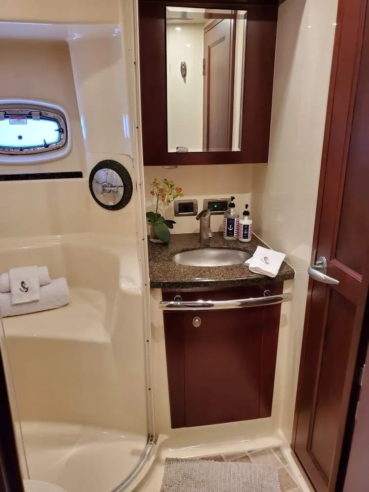 Slide: The Image of Sea Ray 60 Sundancer 2006 - 37