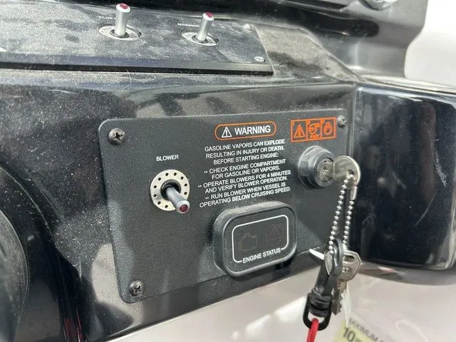 Slide: The Image of Four Winns HD200 2019 - 21