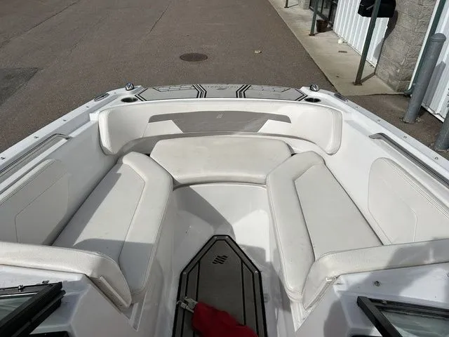 Slide: The Image of Four Winns HD200 2019 - 23