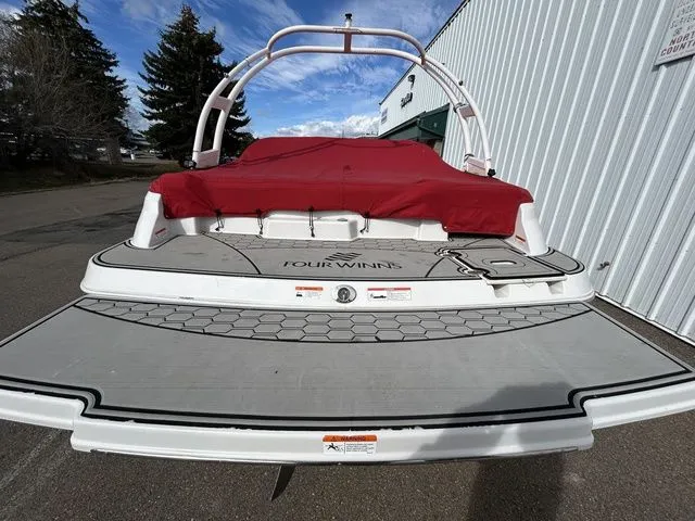 Slide: The Image of Four Winns HD200 2019 - 4