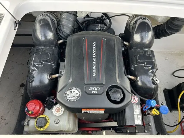 Slide: The Image of Four Winns HD200 2019 - 9