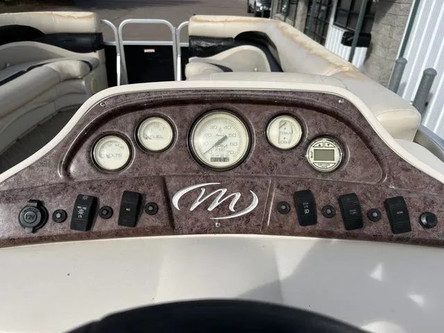 Slide: The Image of Manitou Aurora 22 2012 - 25