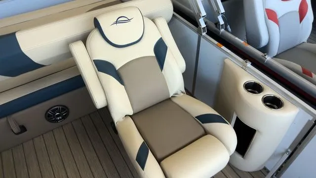 Slide: The Image of SunCatcher Select 322SL 2026 - 9