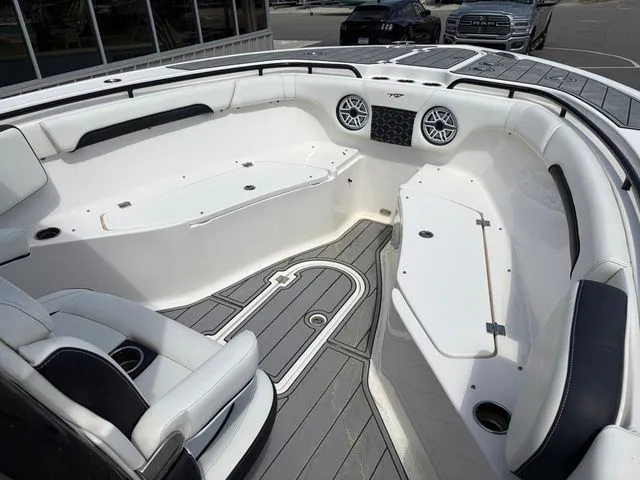 Slide: The Image of Tidewater 280 CC Adventure 2022 - 5