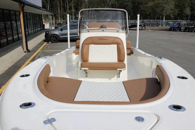 Slide: The Image of Pioneer 180 Islander 2026 - 13