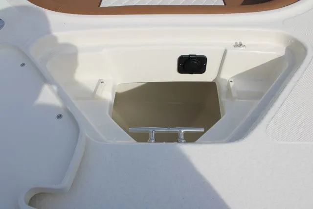 Slide: The Image of Pioneer 180 Islander 2026 - 14