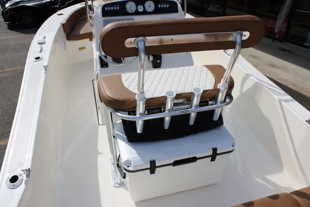 Slide: The Image of Pioneer 180 Islander 2026 - 18