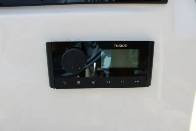 Slide: The Image of Pioneer 180 Islander 2026 - 20