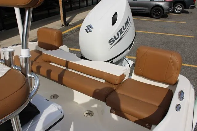 Slide: The Image of Pioneer 180 Islander 2026 - 29