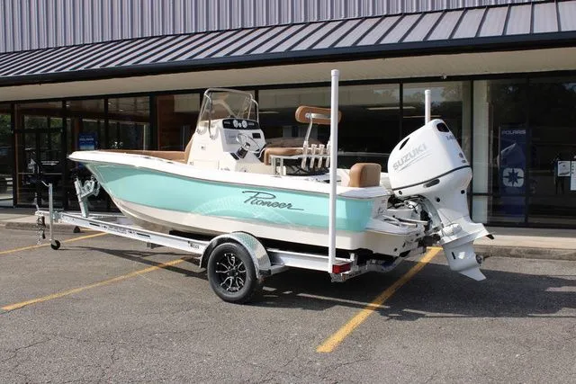 Slide: The Image of Pioneer 180 Islander 2026 - 3