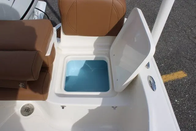 Slide: The Image of Pioneer 180 Islander 2026 - 32