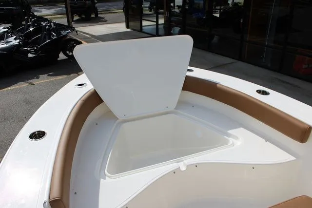 Slide: The Image of Pioneer 180 Islander 2026 - 34