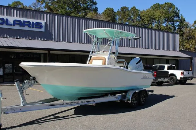 The Image of Pioneer 220 Bay Sport 2026 - 1