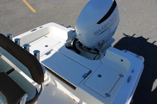 Slide: The Image of Pioneer 220 Bay Sport 2026 - 12