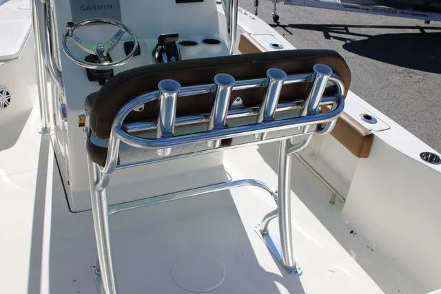 Slide: The Image of Pioneer 220 Bay Sport 2026 - 16