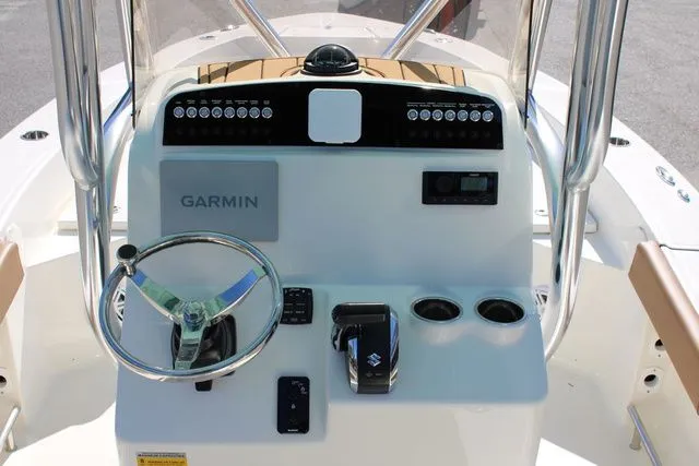 Slide: The Image of Pioneer 220 Bay Sport 2026 - 17