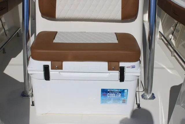 Slide: The Image of Pioneer 220 Bay Sport 2026 - 30